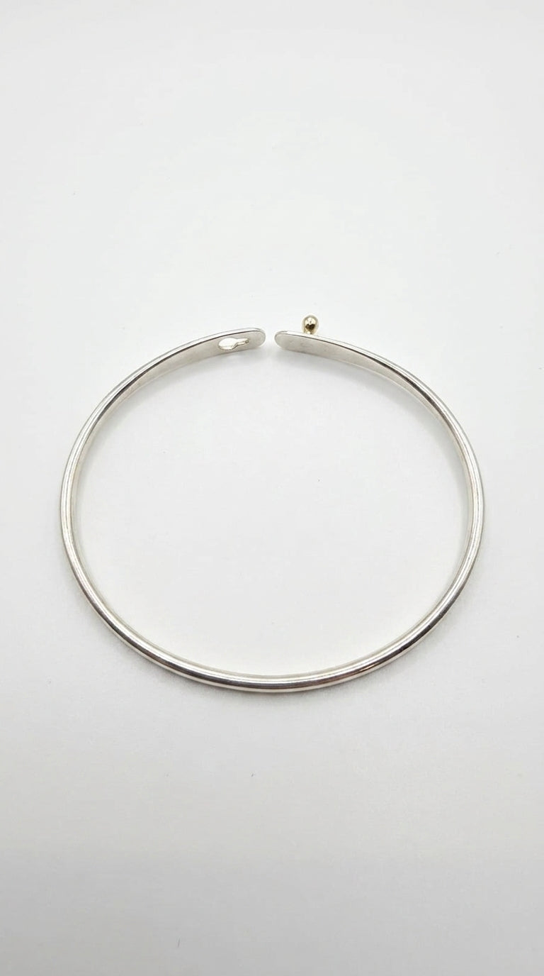 Linear Essential Silver Bangle