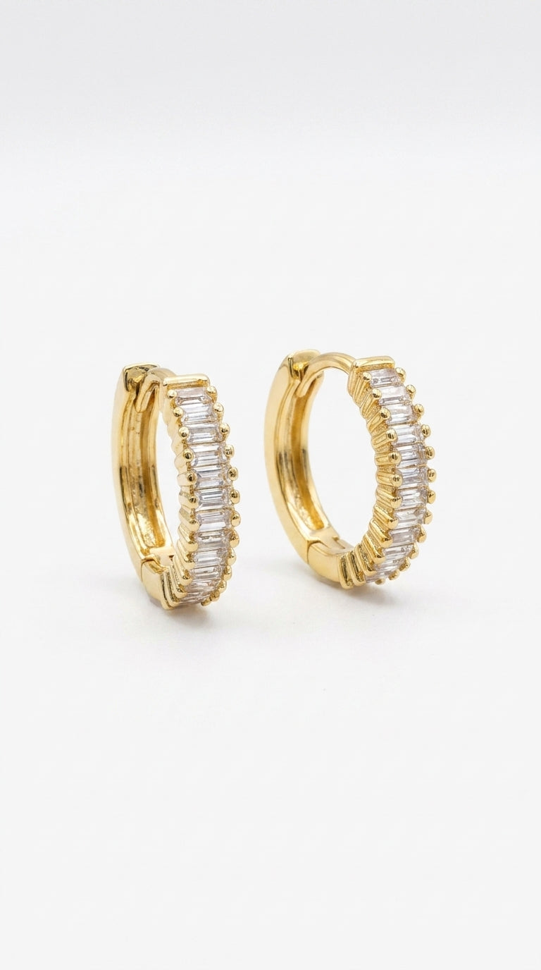 Baguette Aura Huggie Hoops