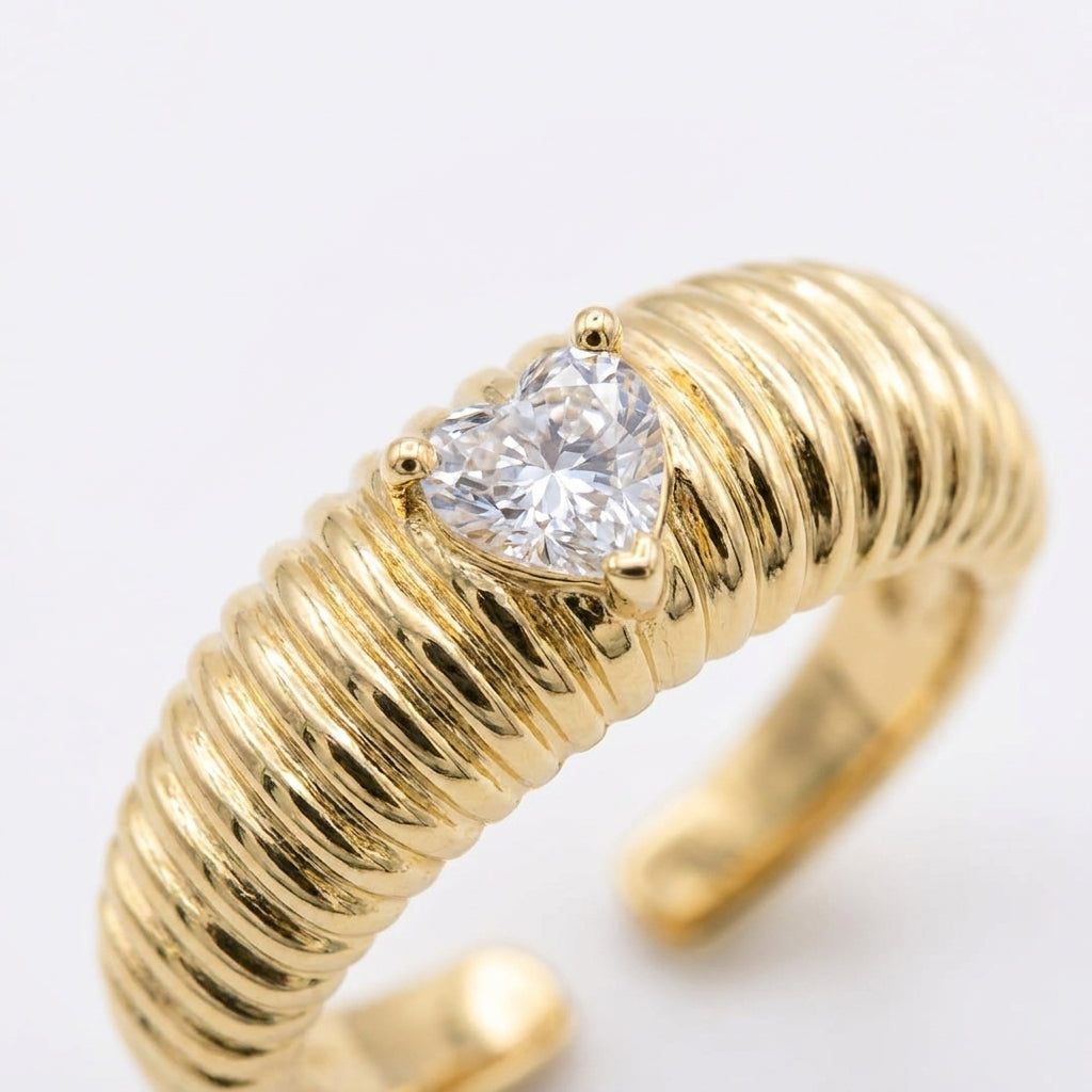 The Fluted Heart Ring