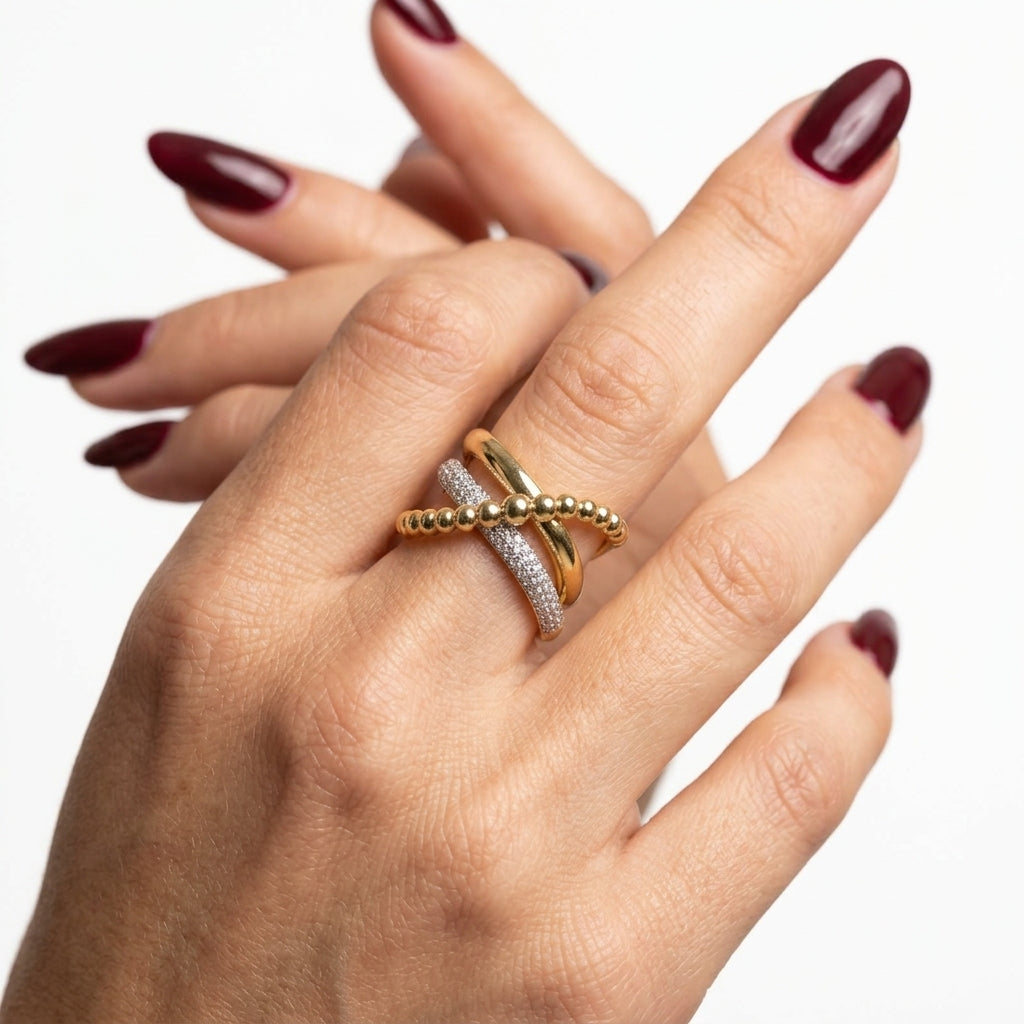 The Interlocking Trinity Ring