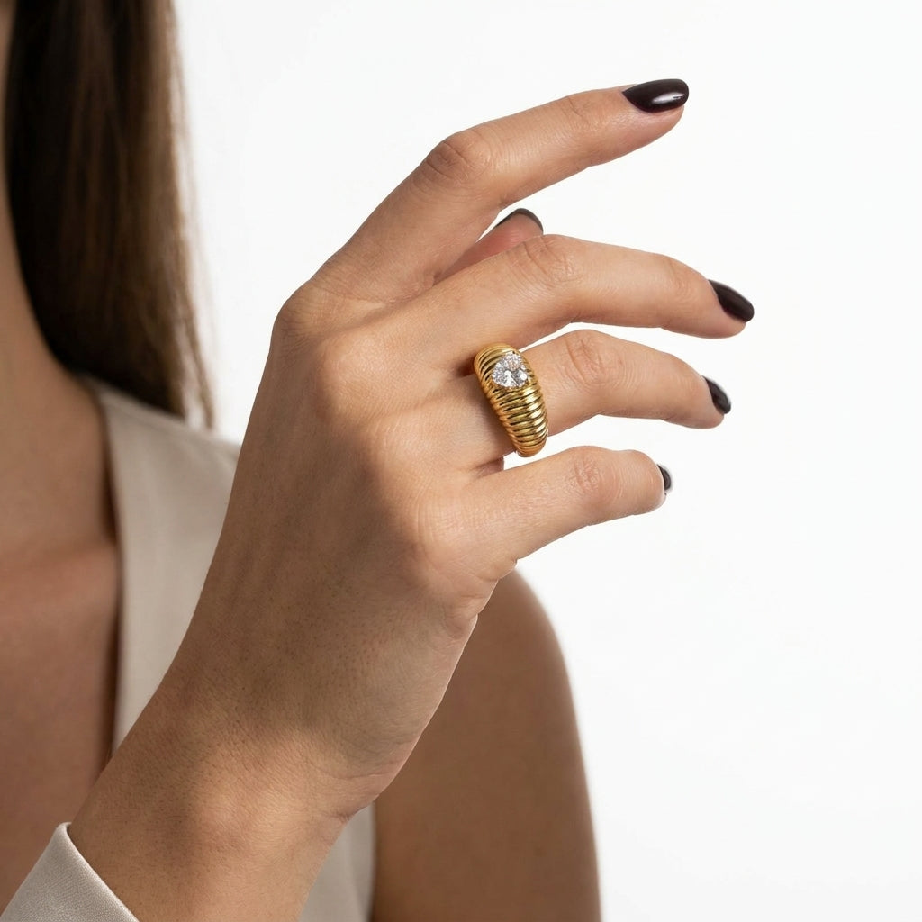 The Fluted Heart Ring