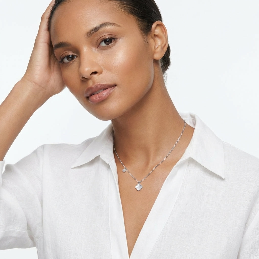 Mother of Pearl Clover Aura Necklace