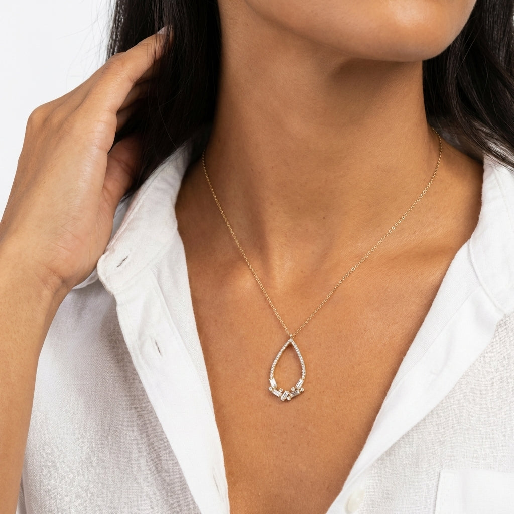 Lumière Teardrop Necklace