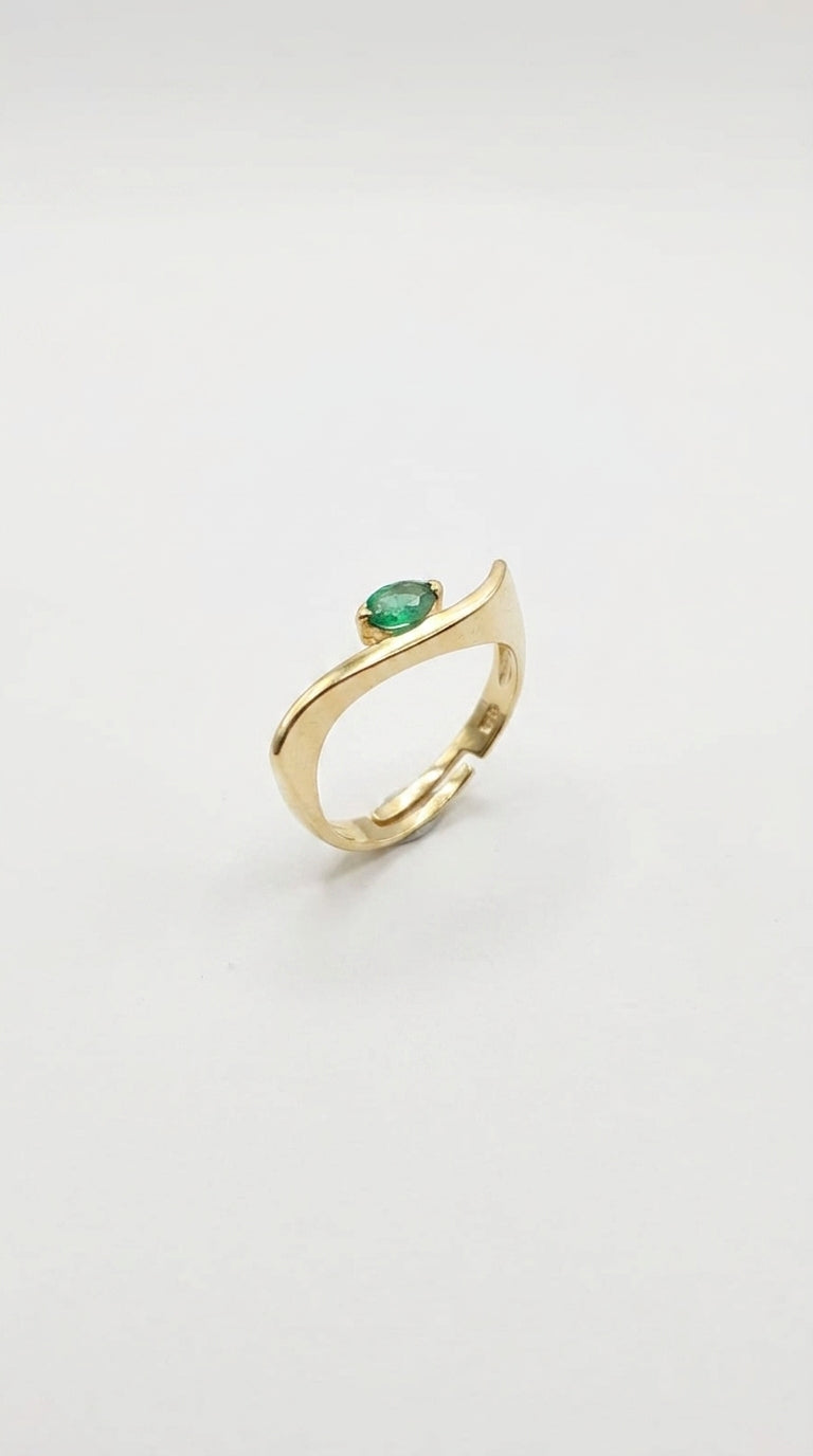 Emerald Aura Wave Ring