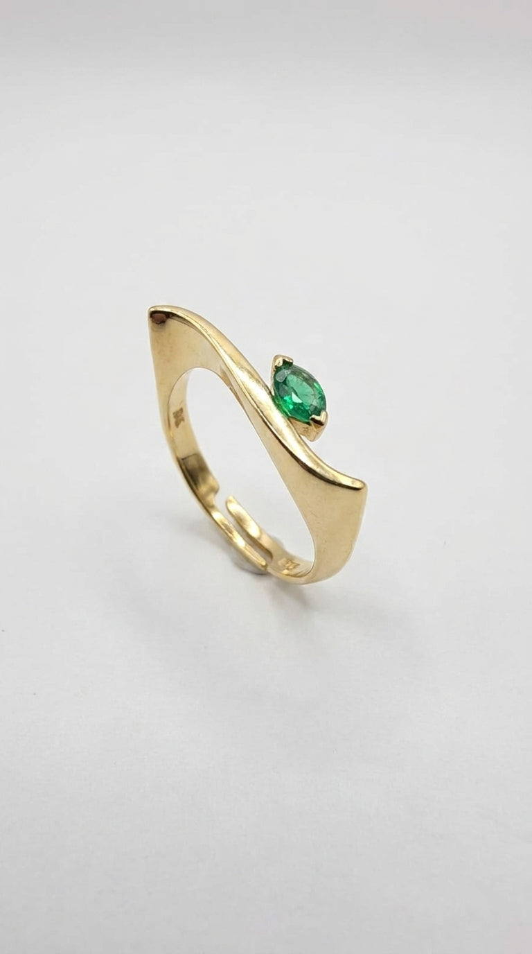 Emerald Aura Wave Ring